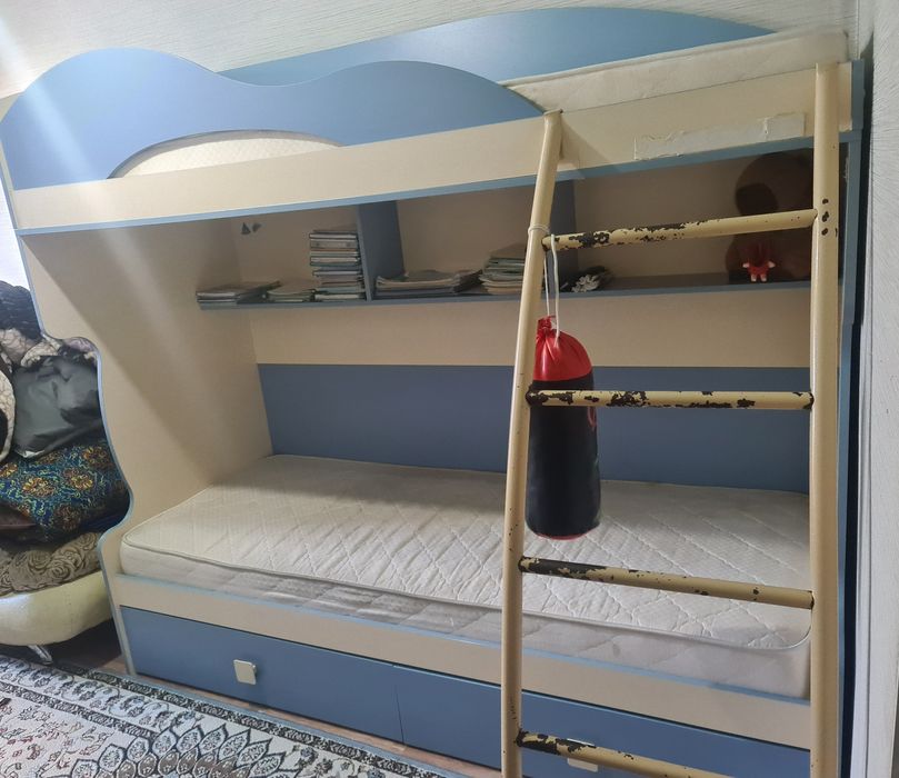 Срочно Продам двухярусную кровать