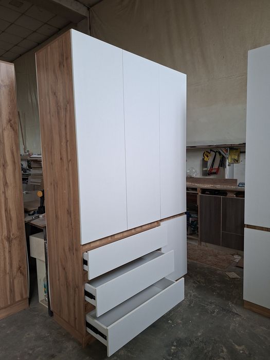 Шкаф 2.17×1.35×50