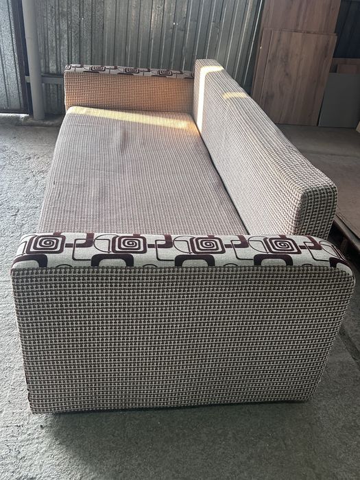 Продам диван (сафа)