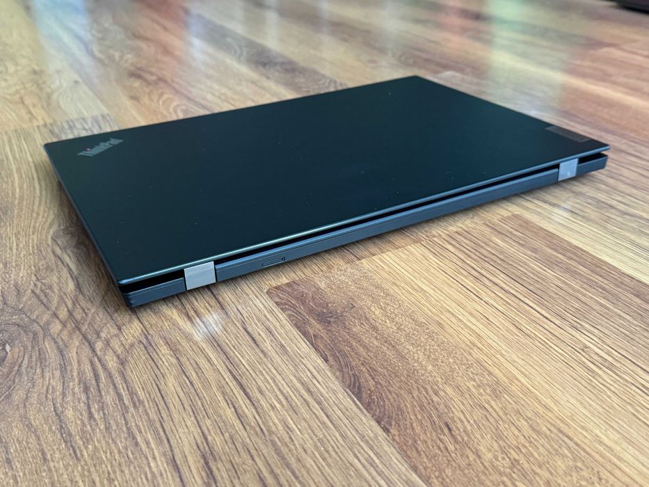 15.6' Touch Xeon W-10855M Lenovo ThinkPad P15V 16GB DDR4/256GB/Nvidia