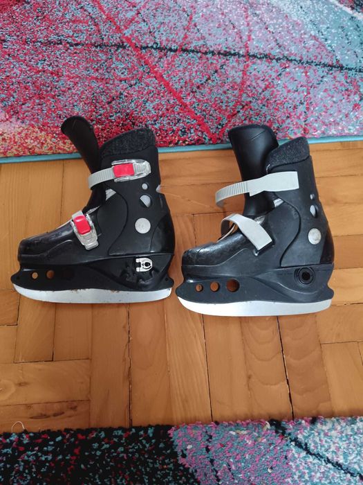 Patine pentru copii care se pot purta de la 20 cm la 22 cm
