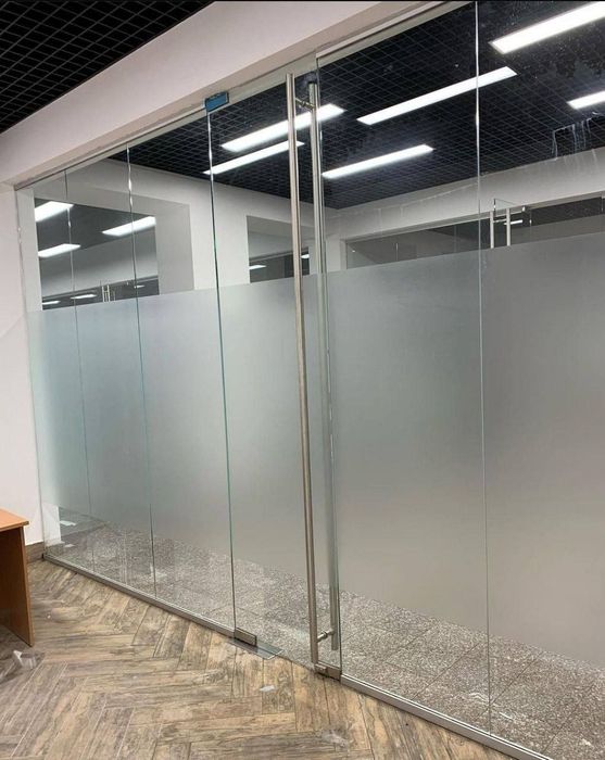 Tonirovka, Tumanka, reklamniy samokleyka dlya okin