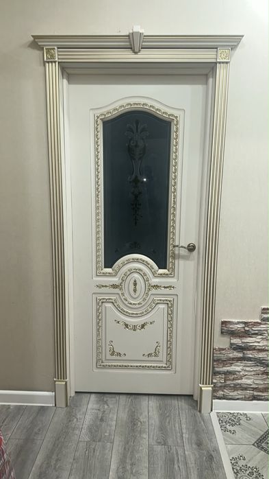 продаю дверь в комнаты