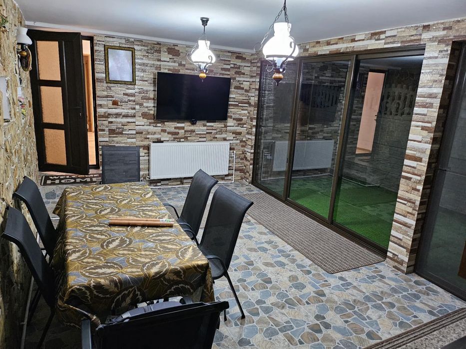 Casa de vanzare/inchiriere