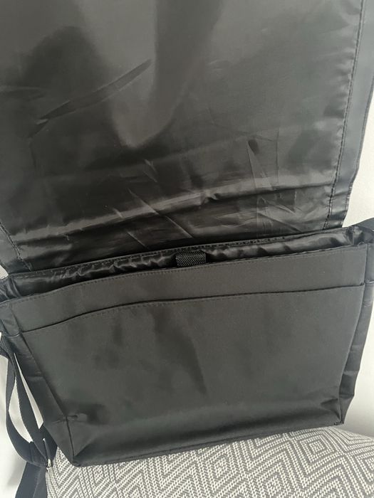 Чанта за лаптоп за през рамо