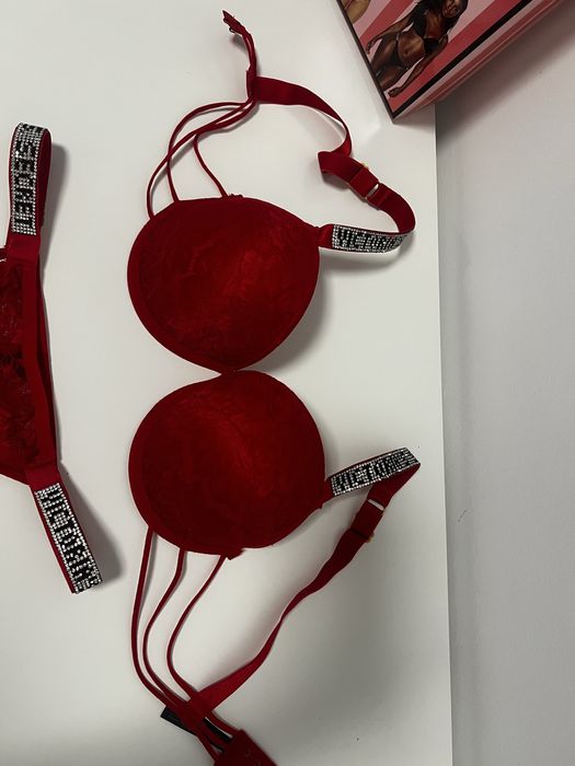 Set lenjerie Victoria’s Secret