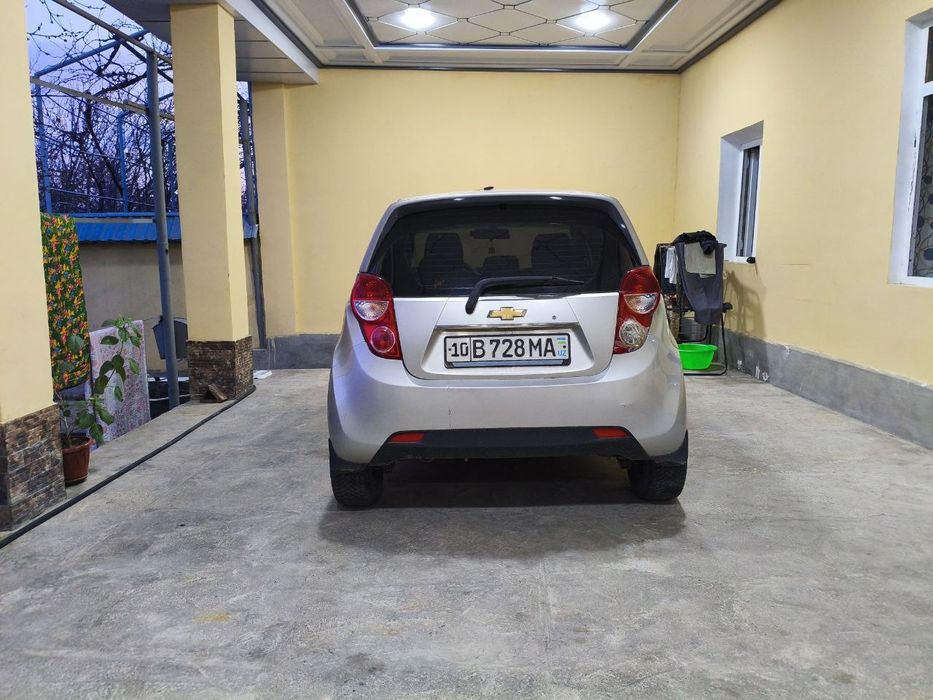 Chevrolet spark .