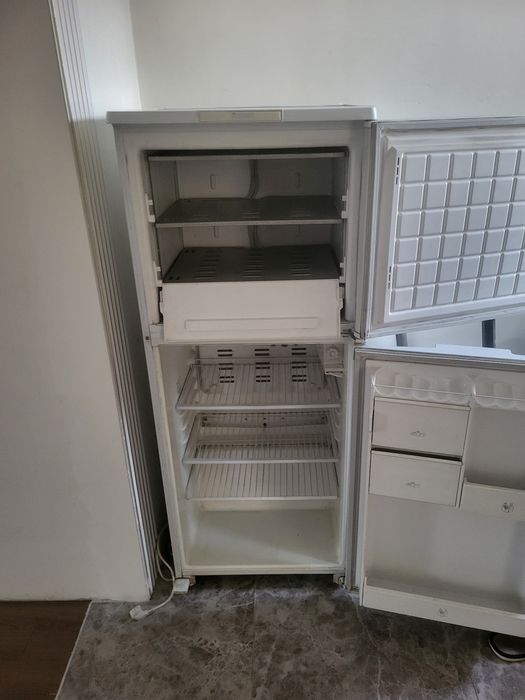 Холодильник бирюса