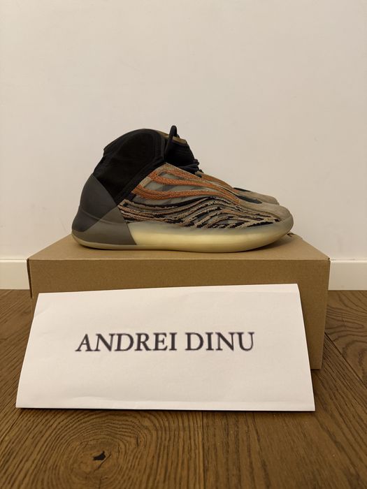 YeezyQNTM 42 2/3
