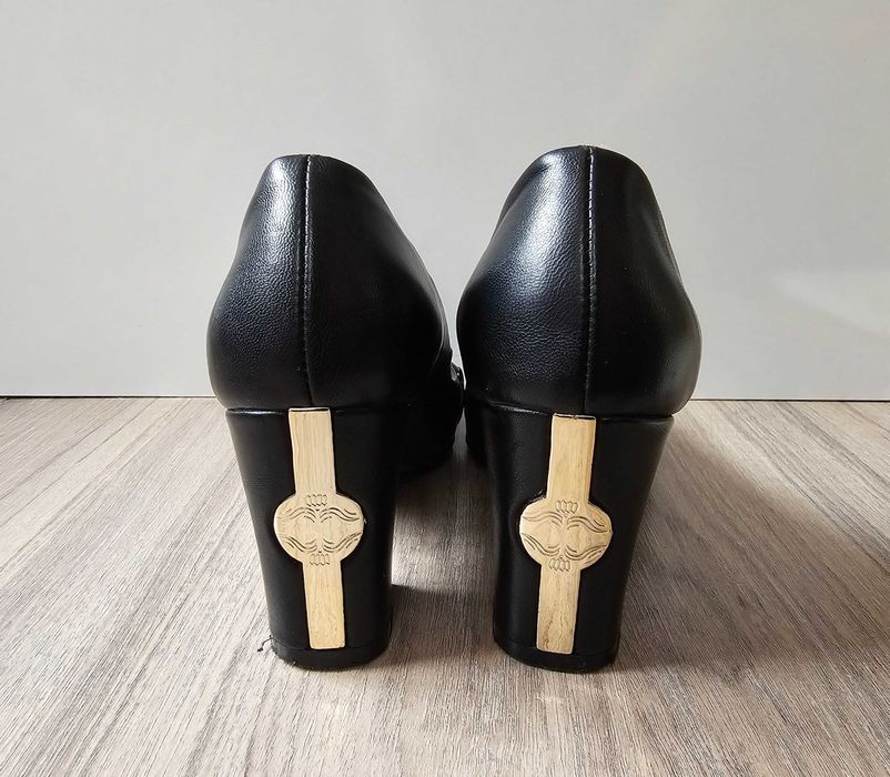 Обувки с дебел ток