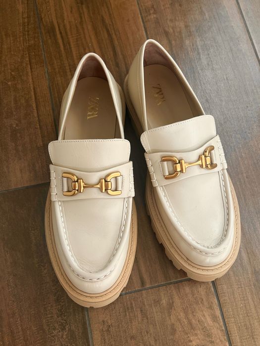 Лоуфъри с масивна подметка Зара | Beige loafers Zara