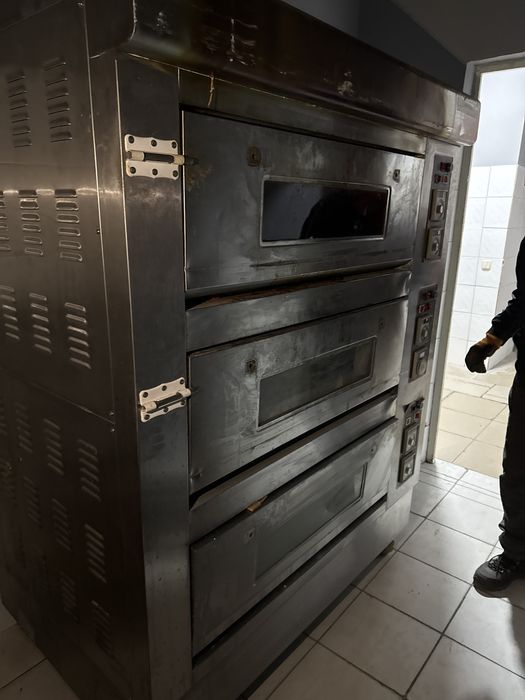 кухоное оборудование для кафе и мебель