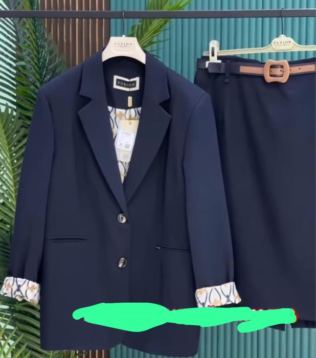 Продам женский турецкий костюм
