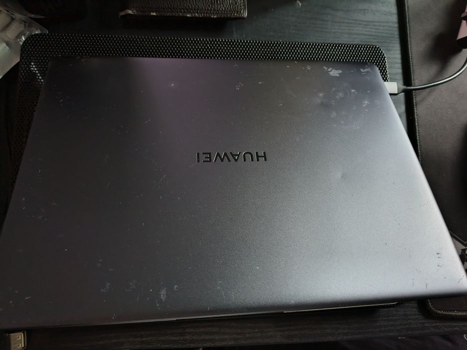 Huawei 13 inch 2k Ryzen 7