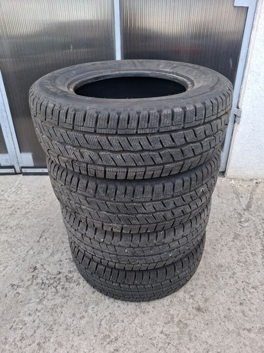 Зимни бусови гуми 235/65/16C дот 2024г бус камионче падащ борд