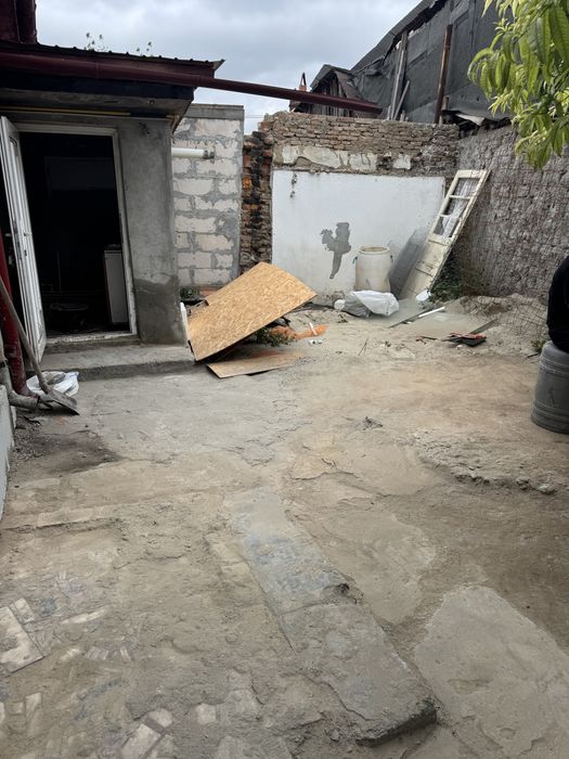 Vand casa zona centrala sau schimb cu apartament 3 camere