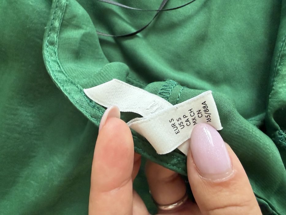 Зелен сатенен потник с гол гръб H&M – размер S