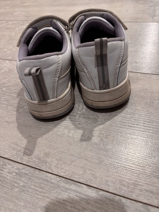 Крассовки для девочку