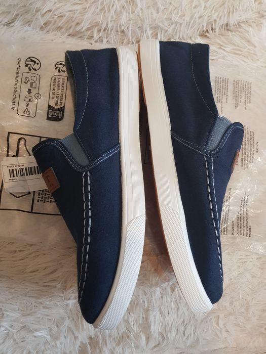 Adidas nou mărime 42