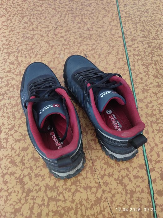 Продам кроссовки Kajila