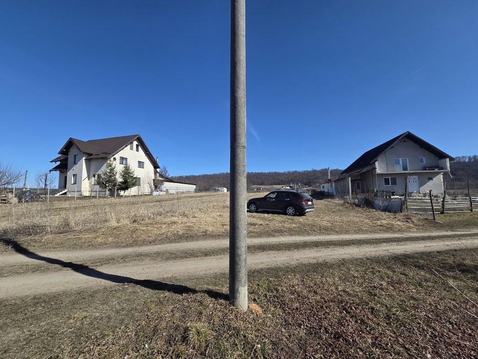 Teren 27 ari parcelabil – Mitocul Dragomirnei – ideal pentru  case