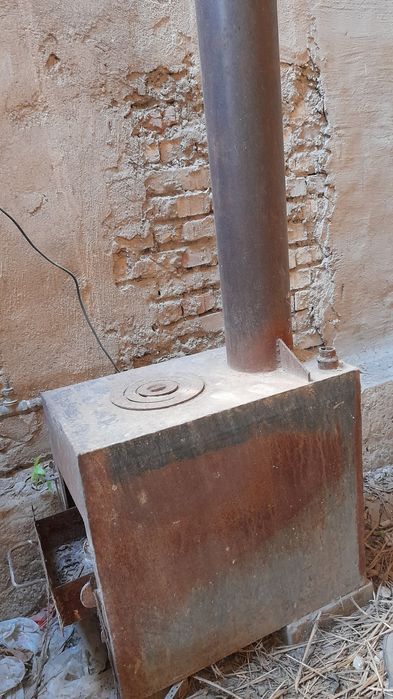 Продам отопительную печь газ, дрова, уголь.
