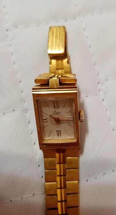 Дамски руски часовник "Луч"