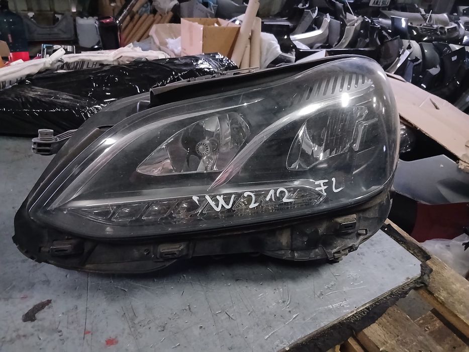 Vând far stâng de Mercedes e class W212 anul 2013 facelift