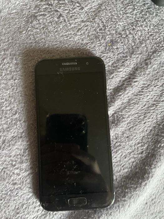 Продам телефон…..