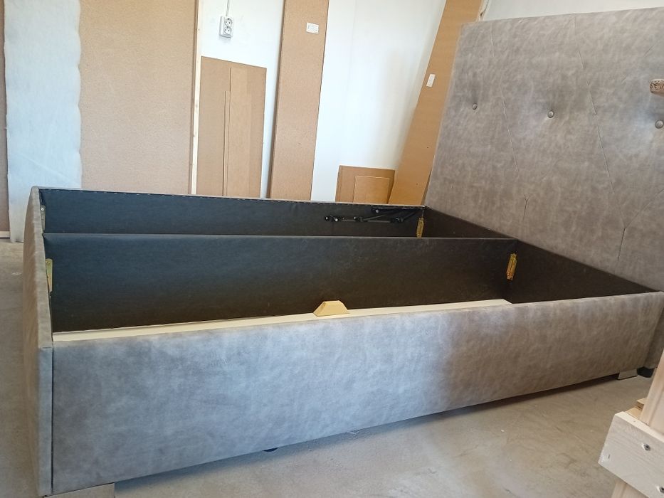 Тапицирани Спални