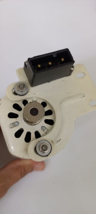 Motoare mașini de cusut casnice