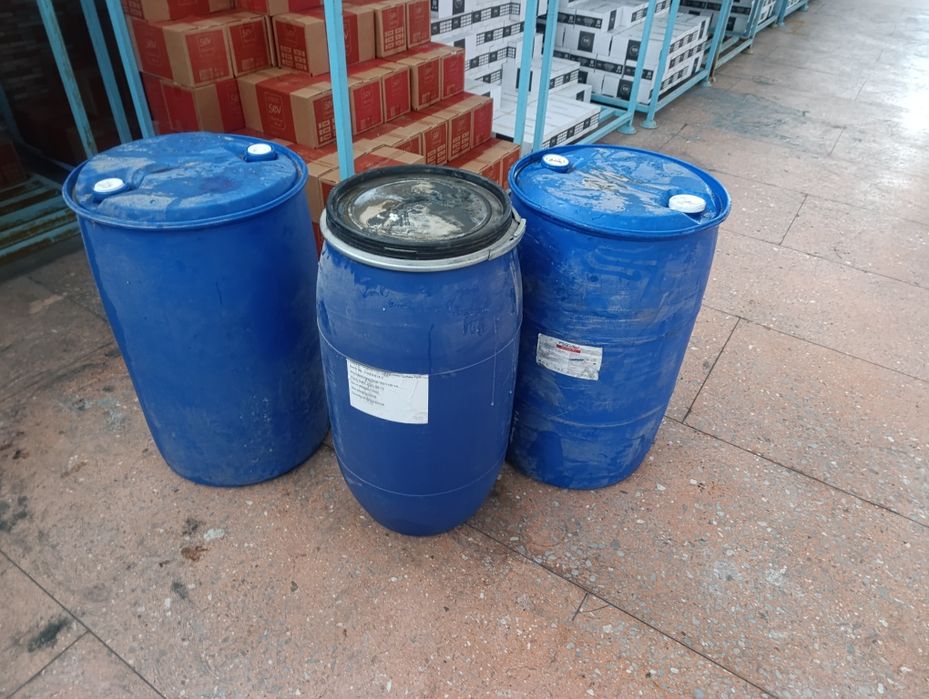 Продам бочки по170 литров и 220
