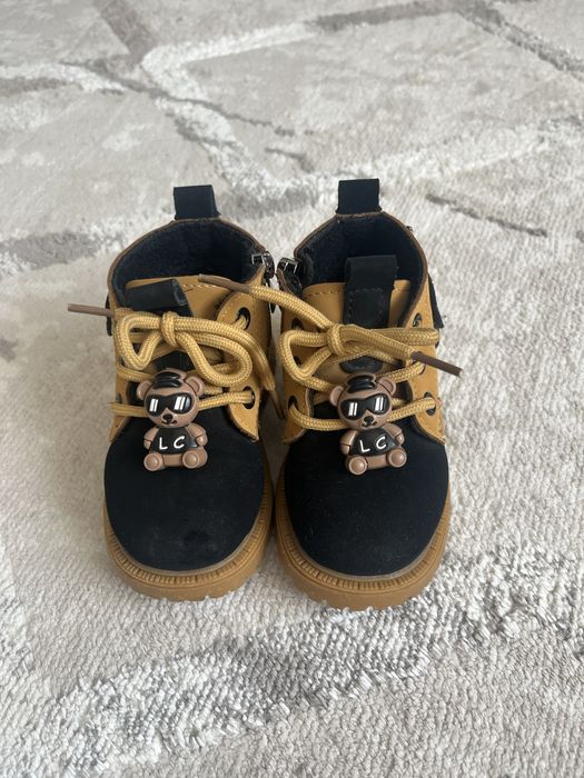 Продам десткие ботинки