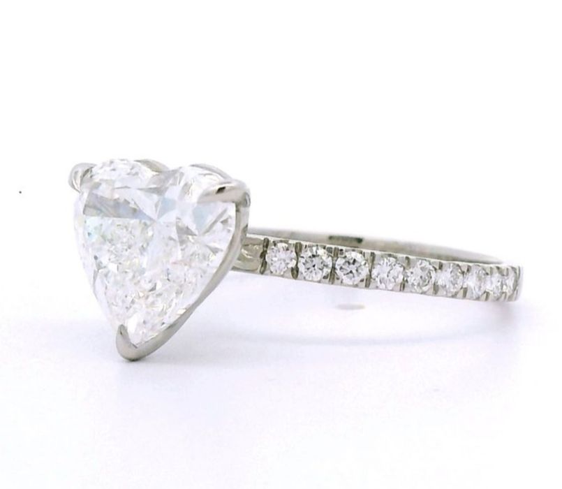 Inel logodna Diamant 3.33 carate alb si albastru inima E VS1 superb