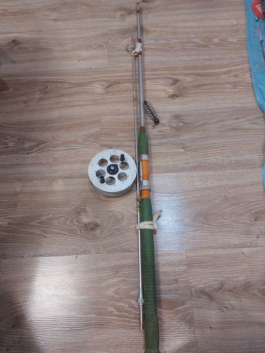 Спиннинг советский и удочка