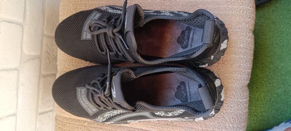 Нови работни обувки.