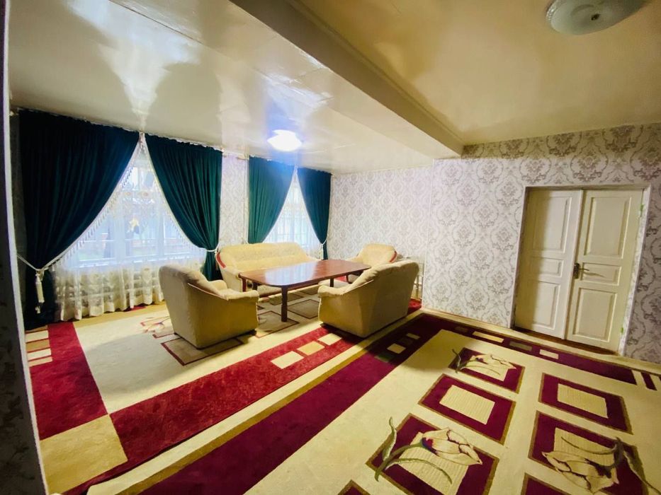 KATTA XONADON UY SOTILADI Juma shahrida
Manzil:Pastdarg‘om tumani A. T