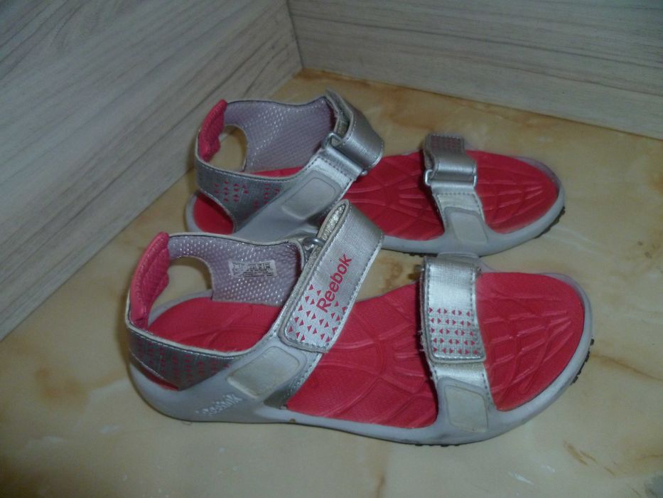 REEBOK сандали №37