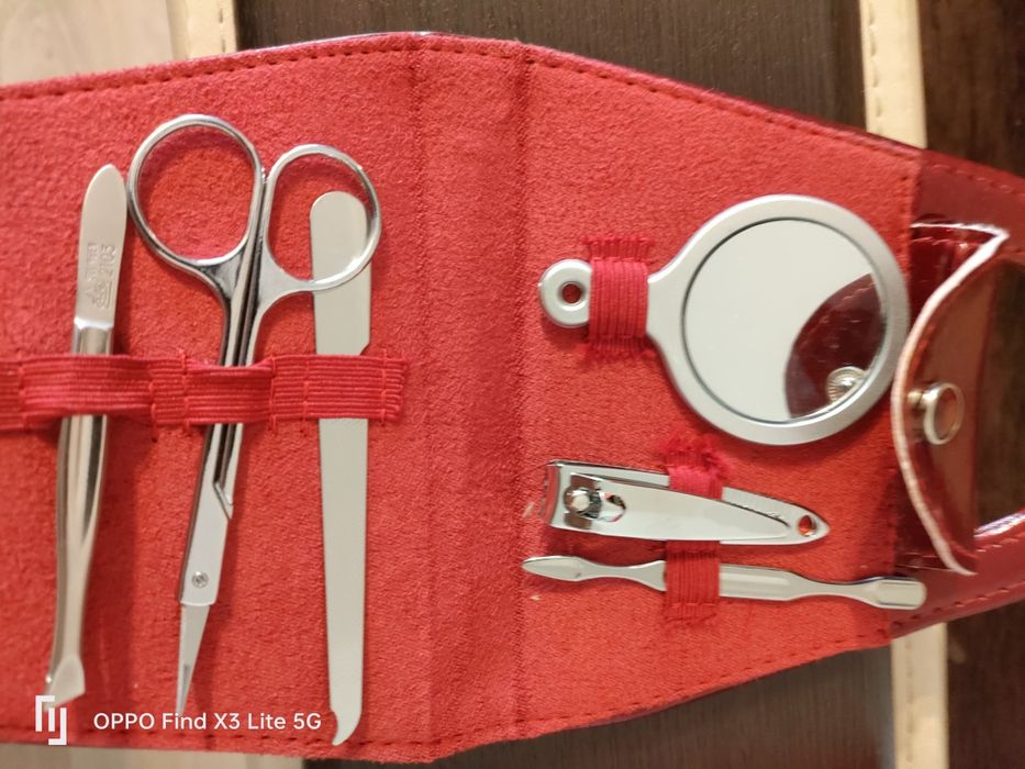 Trusa manichiura noua de voiaj tip gentuta