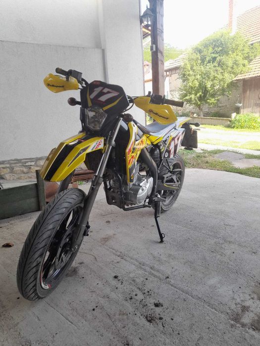 Vând motocicletă Enduro