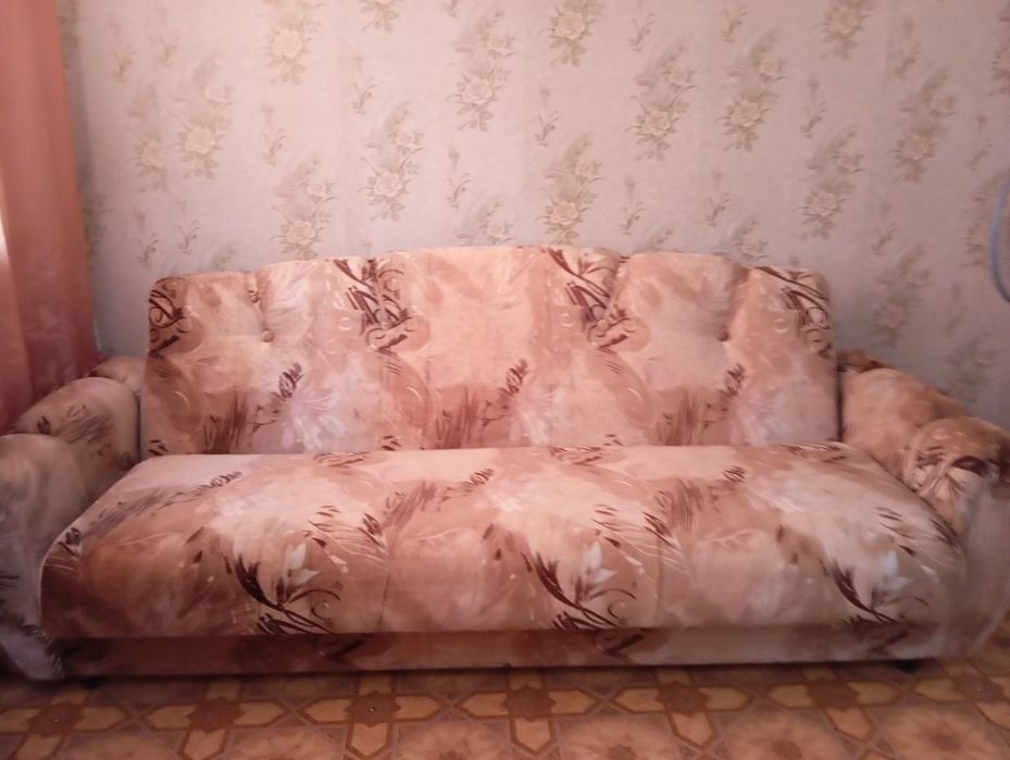 Мягкий уголок ,диван и два кресла