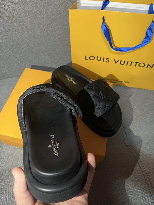 Slapi Louis Vuitton marimea 38 negri/black