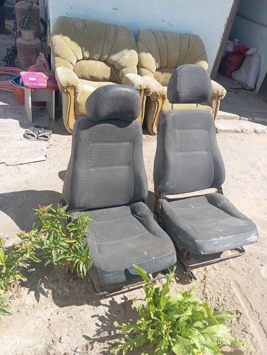 Продам автосидения для Нивы