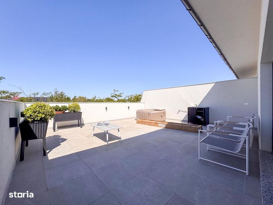 Apartament cu 2 camere, balcon și parchet de lemn