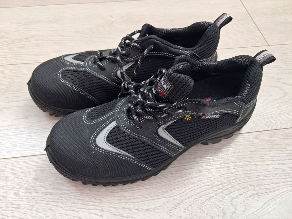 Incaltaminte de lucru pt santier (constructii)