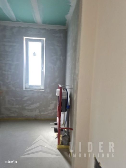 Duplex 4 camere-Floresti-curte 70 mp-acces cu bariera