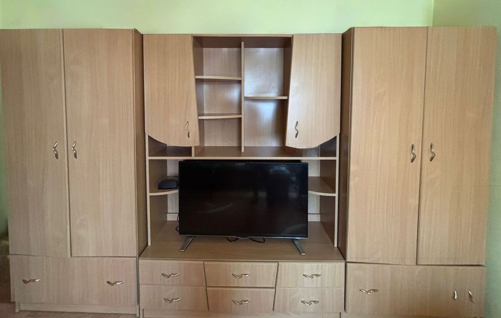 Vând mobilă sufragerie,+ 2 canapele  în stare  bună. Inf 0745996853