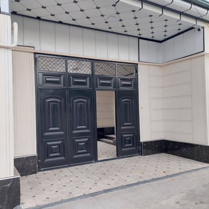 Продаётся дом в центре города Газалкент, 11 соток,  8 комнат ,