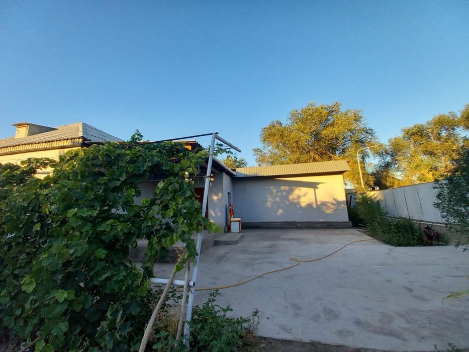 Үй сатылады. Дом продаются