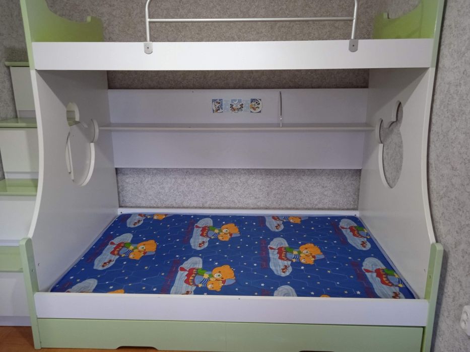 Двухъярусная кровать продам